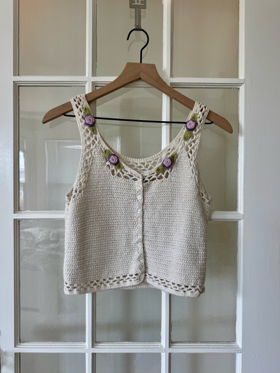 Newport News Tops - Newport News Vintage Cream Crochet Tank Top with Purple Flowers Summer Cottage